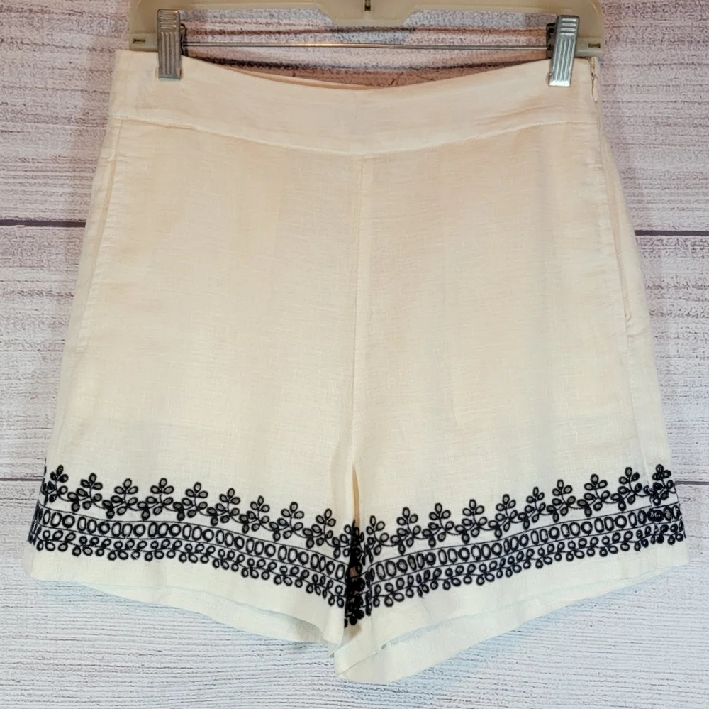 𝅺J.CREW Embroidered-Trim Short in Beauchamps Linen White with Navy Blue Size 4 - Picture 6 of 10
